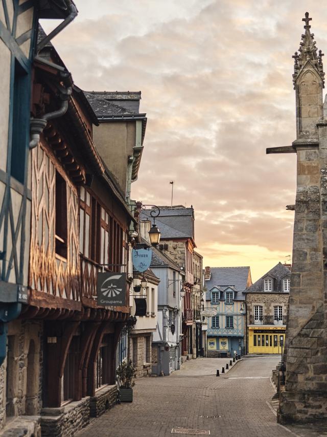 Josselin casa a graticcio vicolo acciottolato