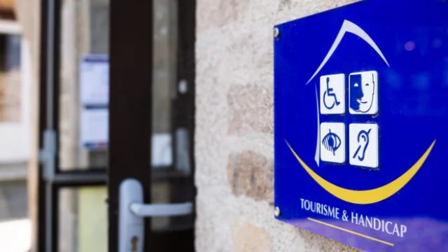 Plaque Tourisme Handicap Accueil 700x350