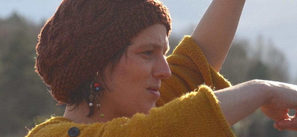 Camille Rousselle, conteuse en Brocéliande