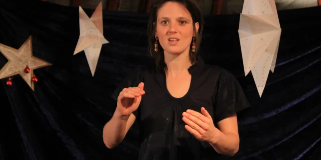 Camille Rousselle, conteuse en Brocéliande