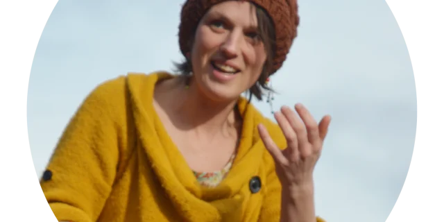 Camille Rousselle, conteuse en Brocéliande