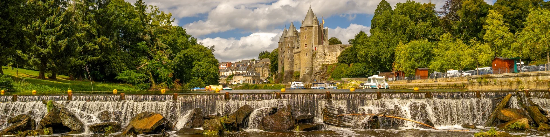 canal de Nantes à Brest - Josselin - château - été