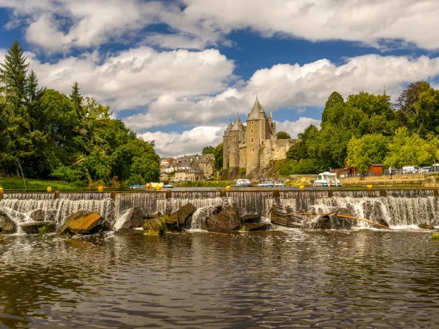 canal de Nantes à Brest - Josselin - château - été