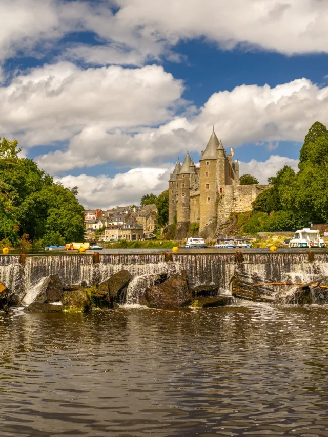 canal de Nantes à Brest - Josselin - château - été