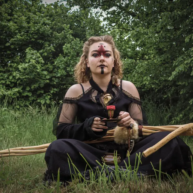 Alice - Les Fées Du Hasard - Cie Les Saltimbranques - conteuse