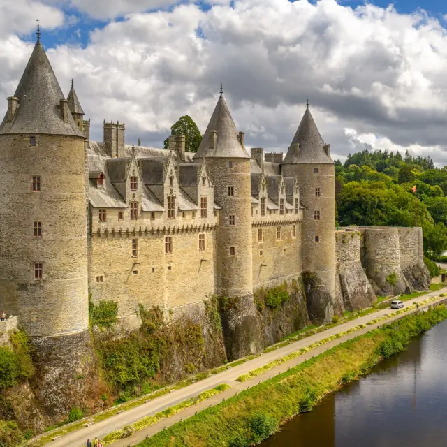chateau de Josselin - façade médiévale - canal