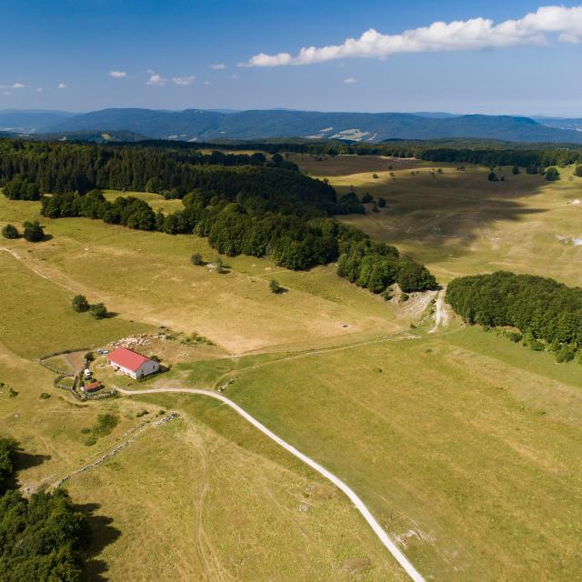 Ferme du Tumet sur le Plateau de Retord