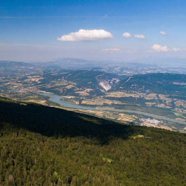 Panorama sur le Rhône, les gorges du Fier et la Chautagne
