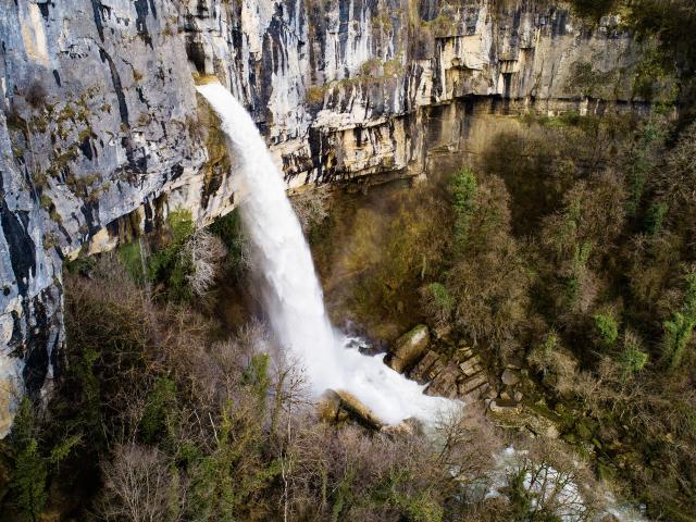 Cascade de Cerveyrieu dans le Valromey
