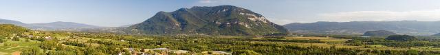 Vue sur les vignobles du Bugey et le Grand Colombier depuis Flaxieu