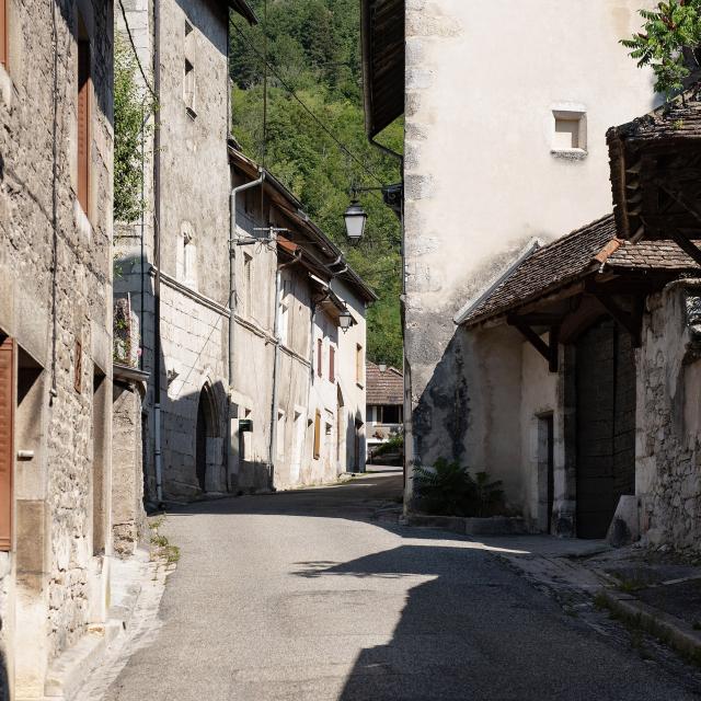 Rue du Montet, quartier historique de Virieu-le-Grand