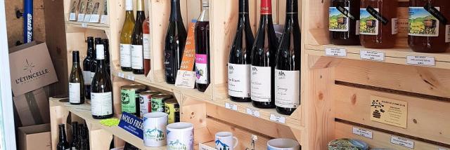 Boutique de produits locaux aux Plans d'Hotonnes