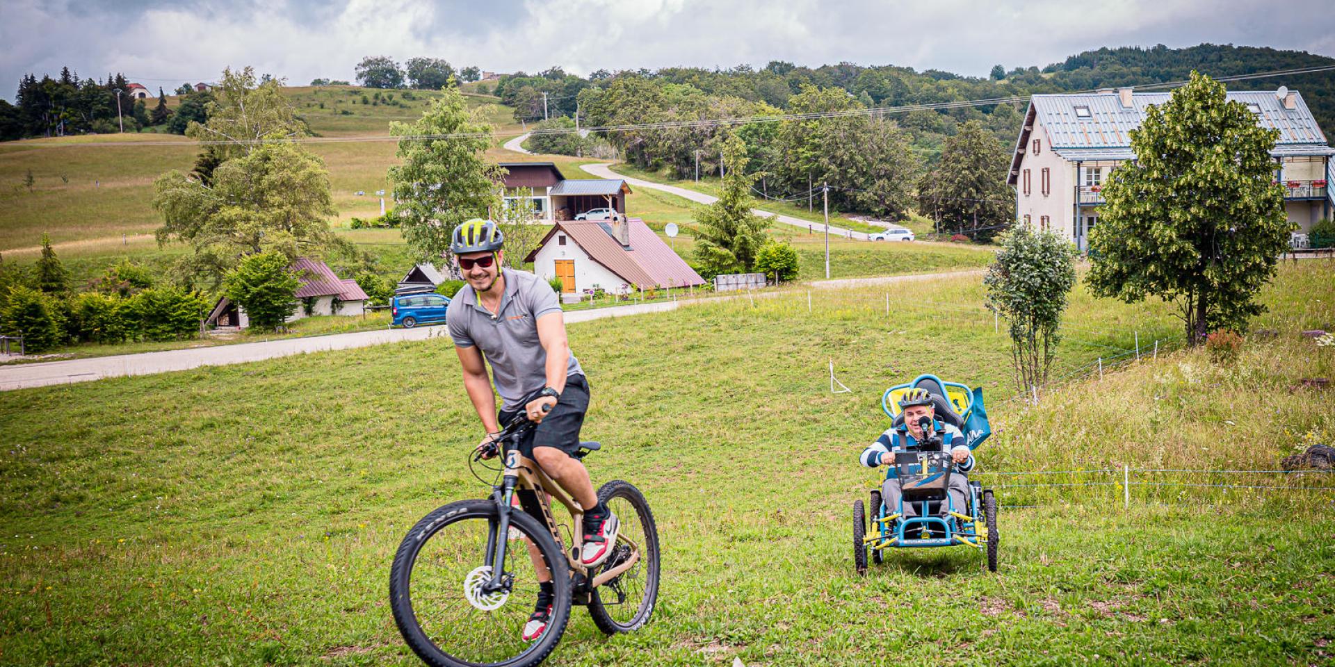 Activité fauteuil tout terrain - Quadrix en location chez Servi'Nature aux Plans d'Hotonnes