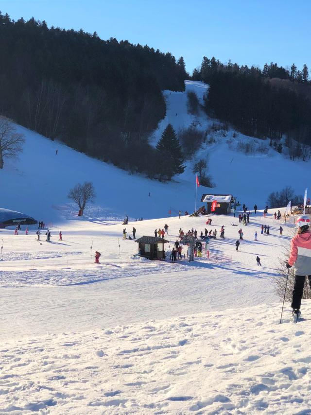 Ski alpin aux Plans d'Hotonnes sur le Plateau de Retord