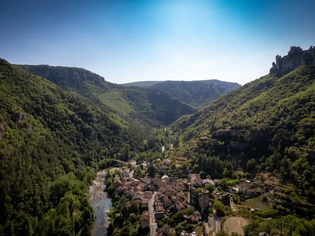 Eau Paysage La Roque Enzoplanes Min