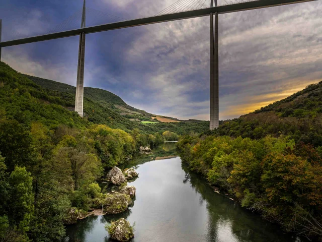 Viaduc De Millau Vu Du Pont Bleu 001 2022alexandre Humbert