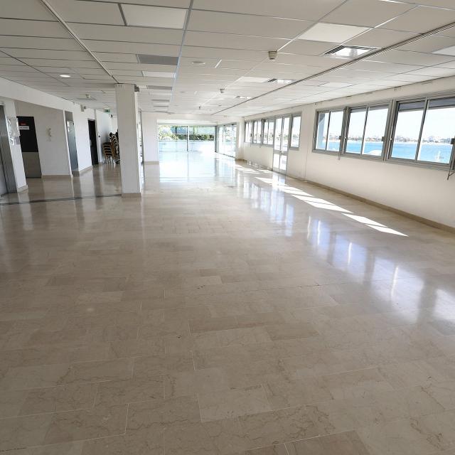 B3 Vacuum