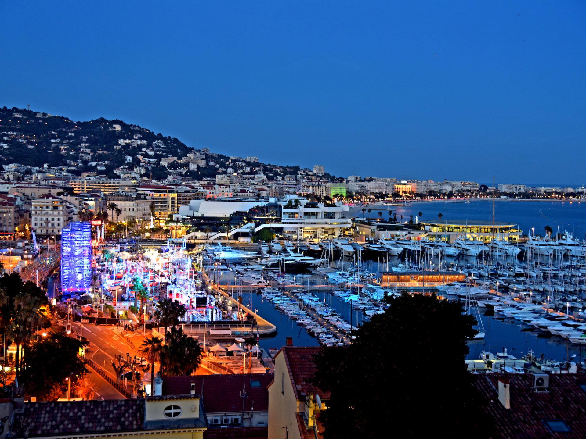 Organize your event at le Palais des Festivals et des Congrès de Cannes ...