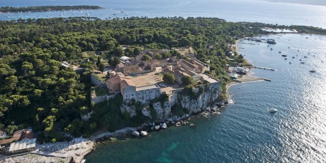 Ile Sainte Marguerite Vue Du Fort Sainte Marguerite