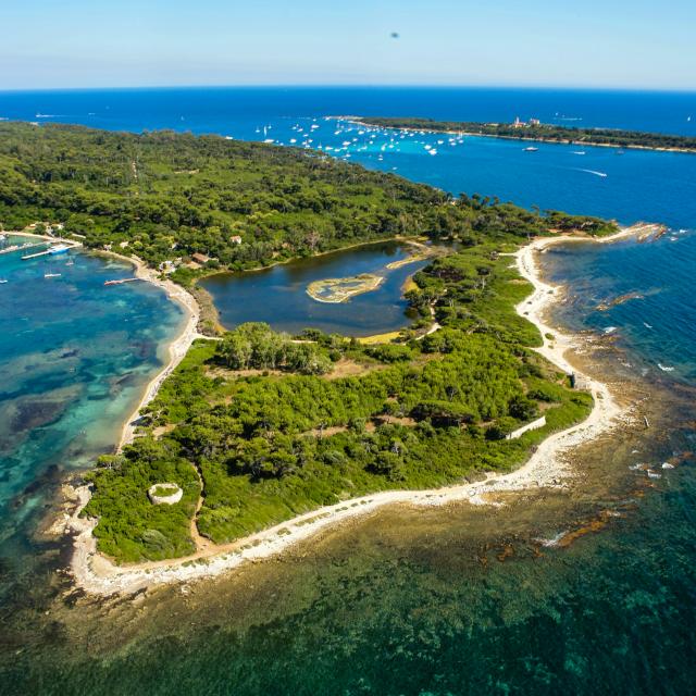 îles De Lérins Vue D'avion Et étang Batéguier