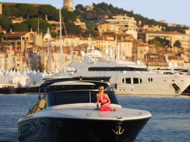 Location Bateau Cannes Yacht©kelagopian S