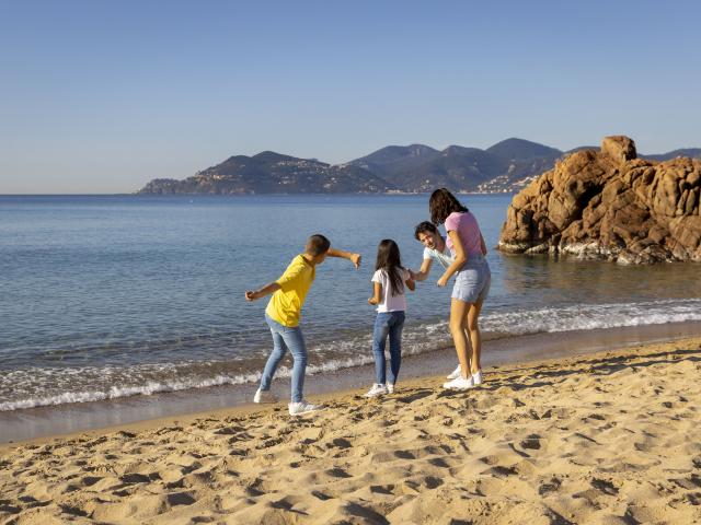 plage-rochersherve-fabre.jpg