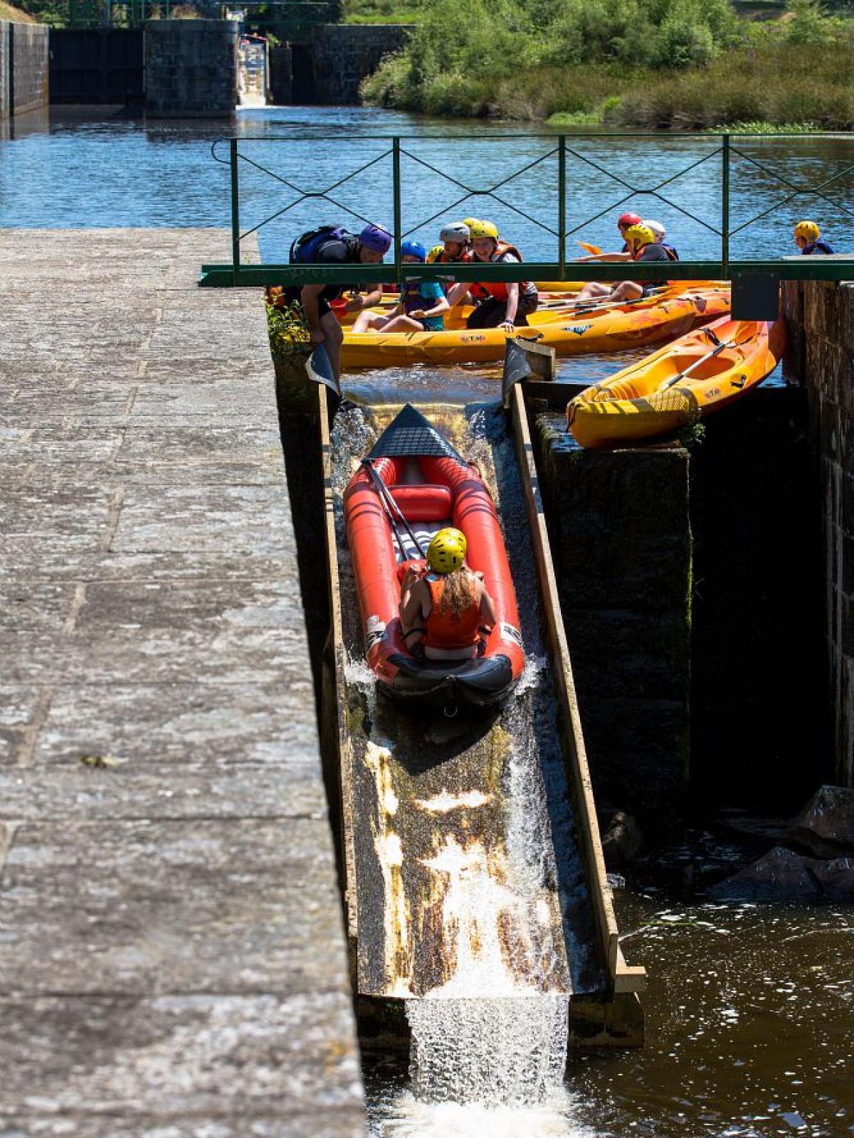Le Canal de Nantes à Brest Carhaix Poher Tourisme