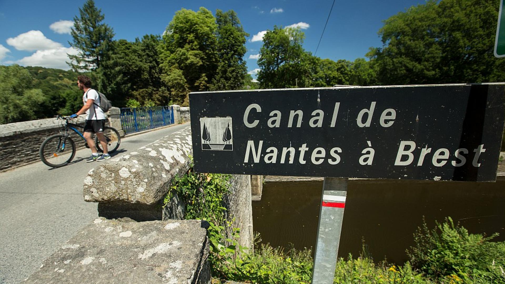 Combien de temps faut-il pour faire le canal de nantes à brest