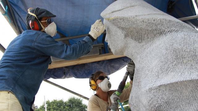 Finition d'une sculpture