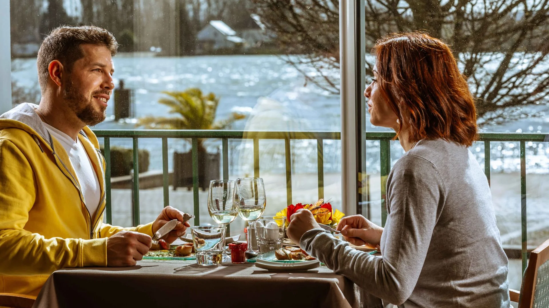 Rives En Seine April 2018 Caudebec En Caux Restaurant Le Normandie Vue Seine Logis De France Produits Locaux Drone Press