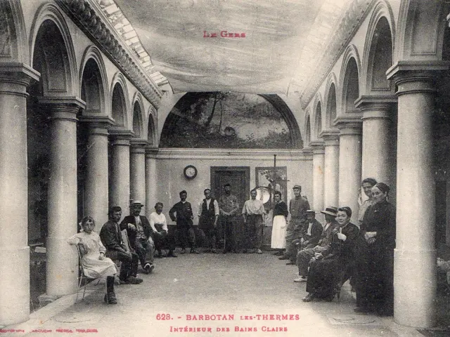 Interieur Des Bains Clairs