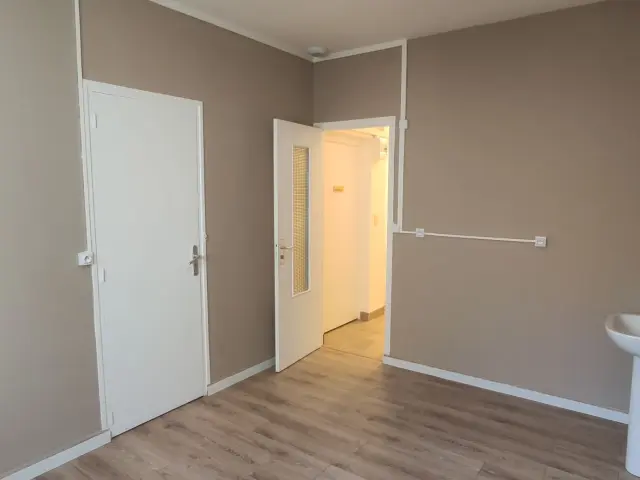 Bureaux A Louer Au Treport En Face De La Mairie 1