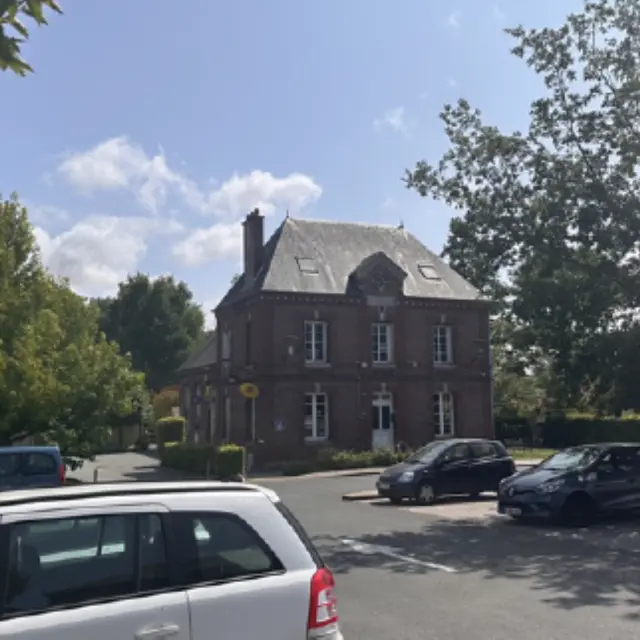 Maison Des Services Criel Vue Du Parking