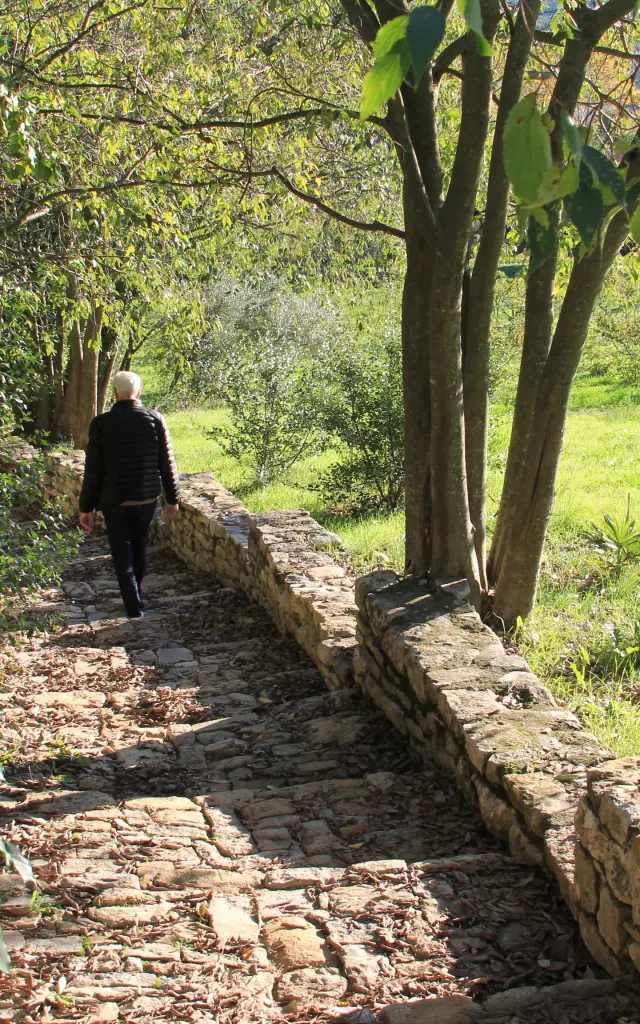 Escalier en pierre Vézénobres