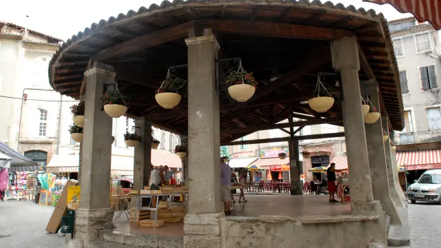 Anduze overdekt plein
