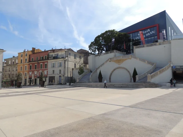 Cinéplanet d'Alès - Place des Martyrs de la Résistance