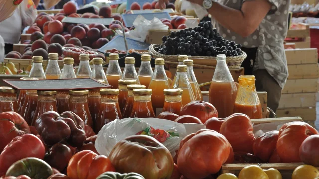Anduze market © Bernadette Price