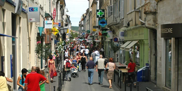 Ruelle Du Centre Ville D'alès