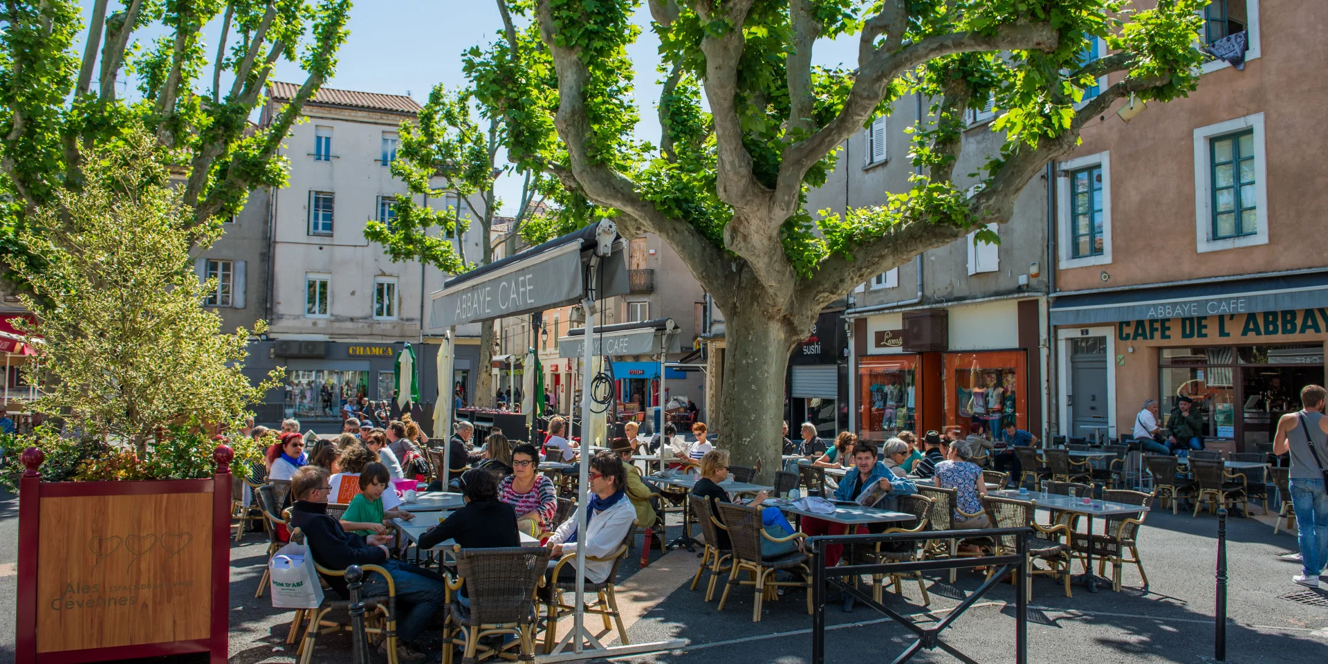 Terrasse De Café Centre Ville d'Alès