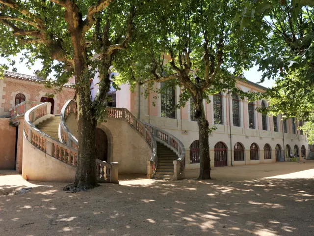 Maison Rouge