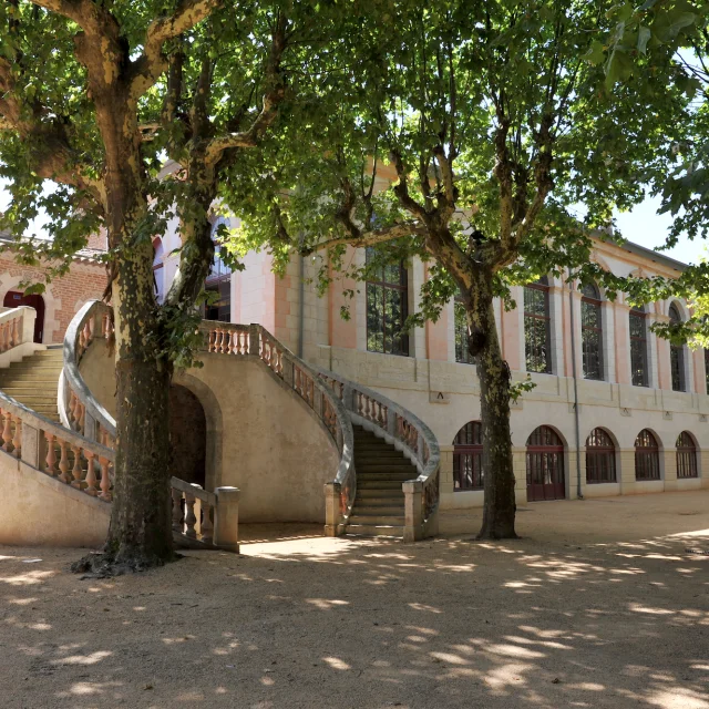 Maison Rouge