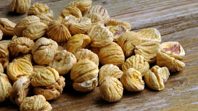 Dried chestnuts