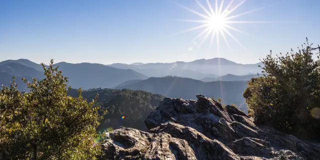 Vue sur les montagnes des Cévennes depuis le Col Saint-Pierre