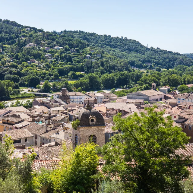 Vue sur les toits d’Anduze en été
