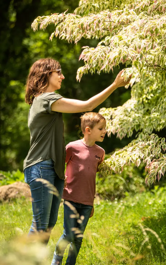 Famille au jardin du Tomple