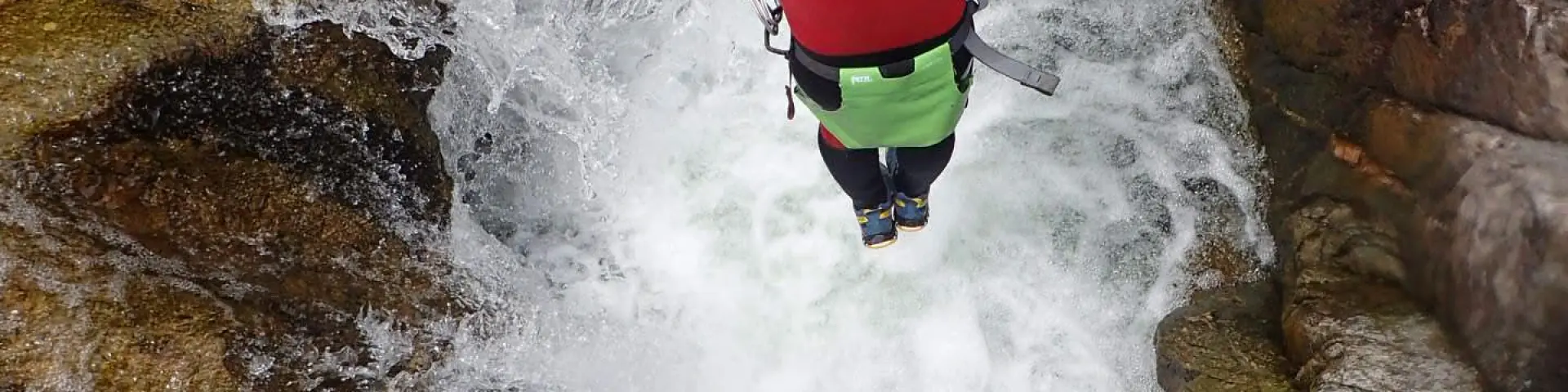 Le saut en canyoning