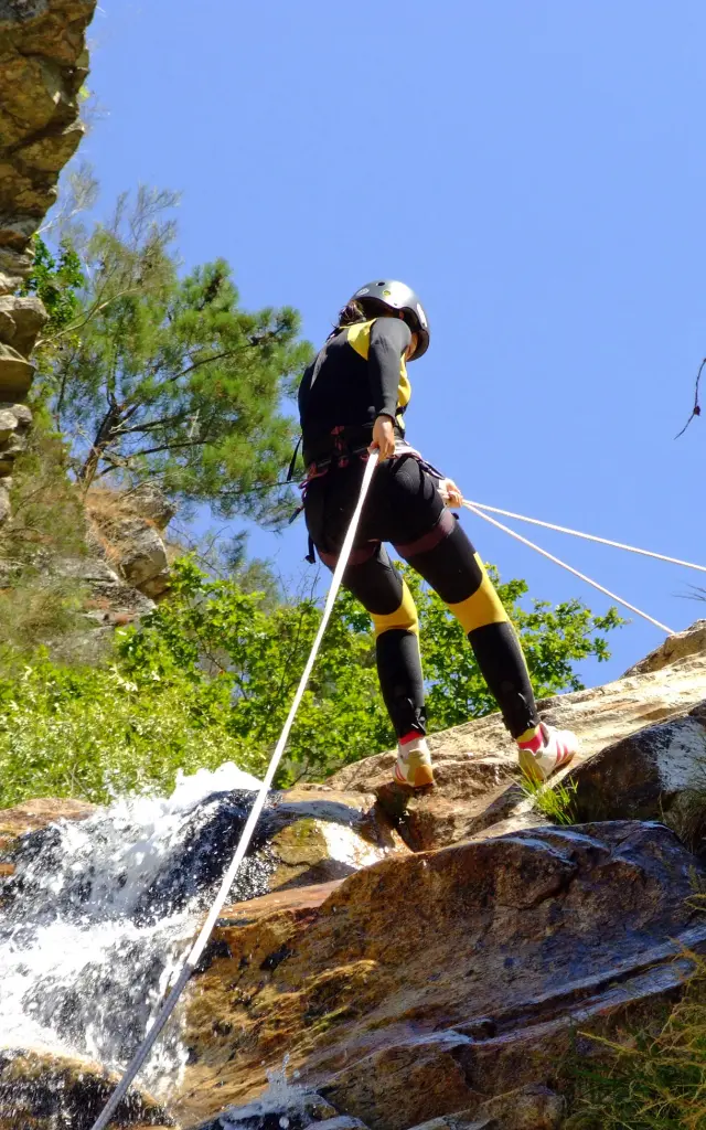 descente en rappel au canyoning