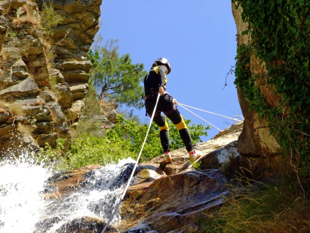 descente en rappel au canyoning