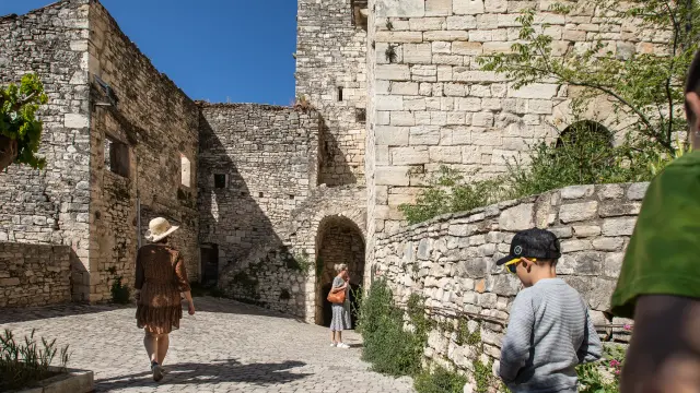 Découverte du château DE FAY-PERAULT de Vézénobres