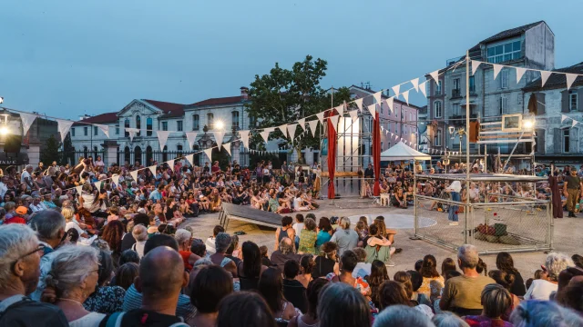 Evénement sur la place de la Mairie d'Alès